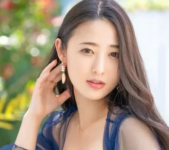 白塔纪事长篇漫改海报